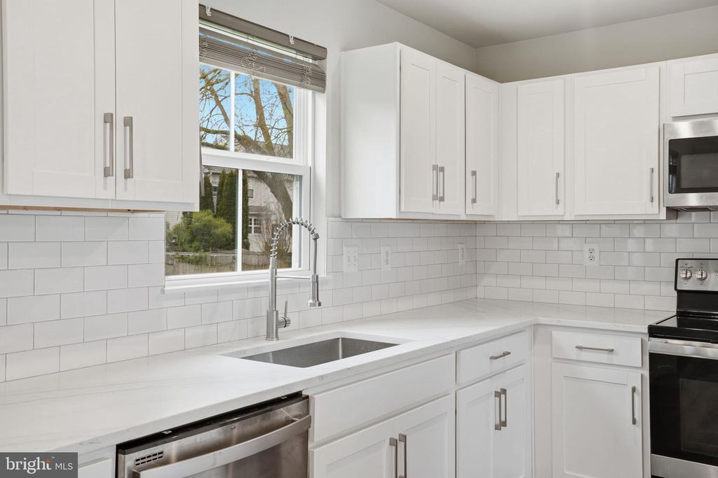 Image 17 of property listing at 213 PICKETT ST, Taneytown, MD 21787