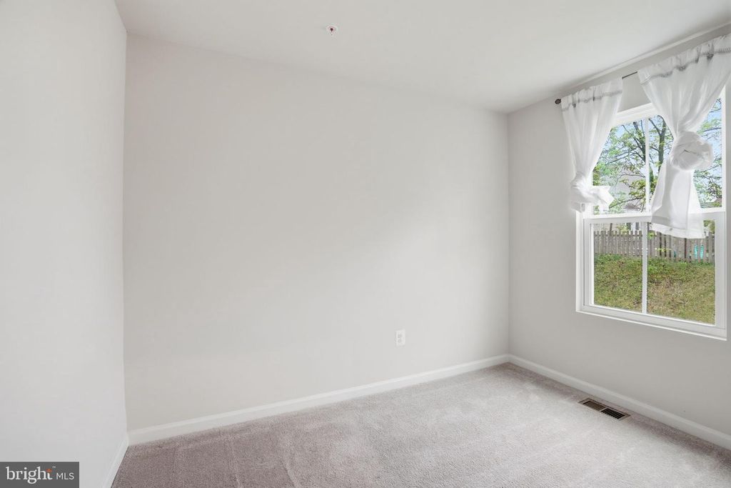 Image 19 of property listing at 213 PICKETT ST, Taneytown, MD 21787