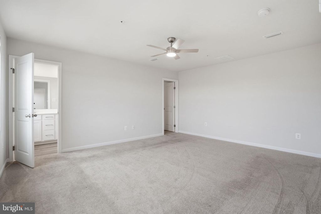 Image 23 of property listing at 213 PICKETT ST, Taneytown, MD 21787