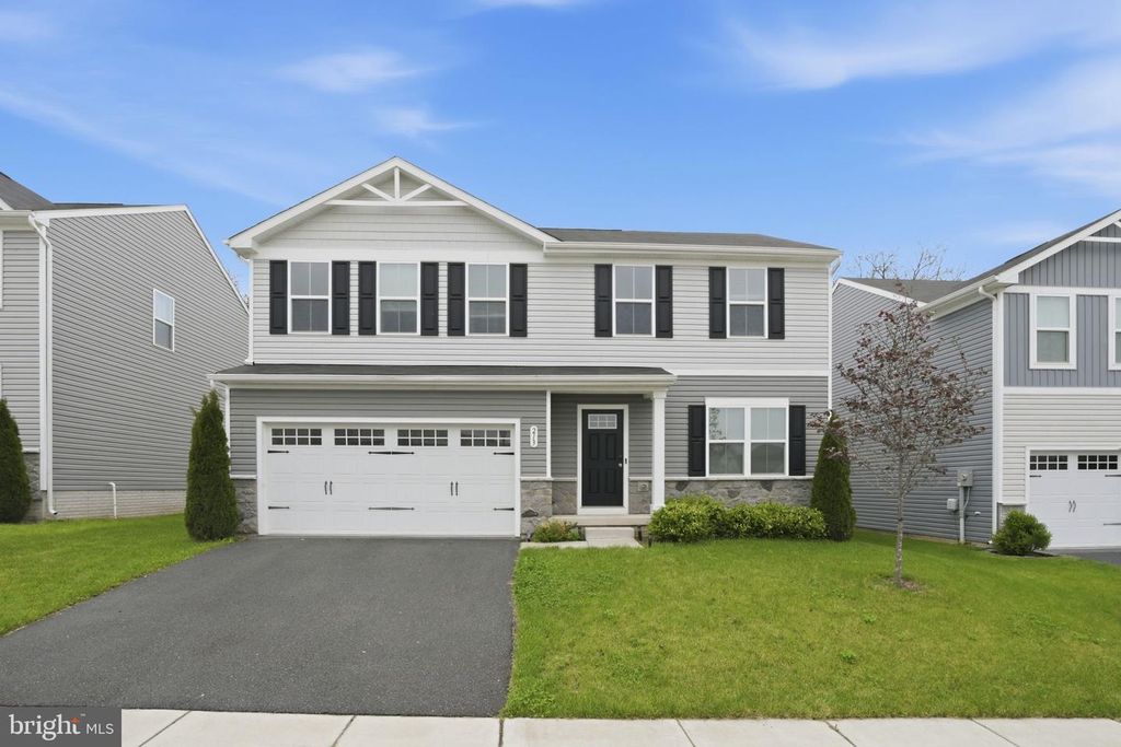 Image 3 of property listing at 213 PICKETT ST, Taneytown, MD 21787