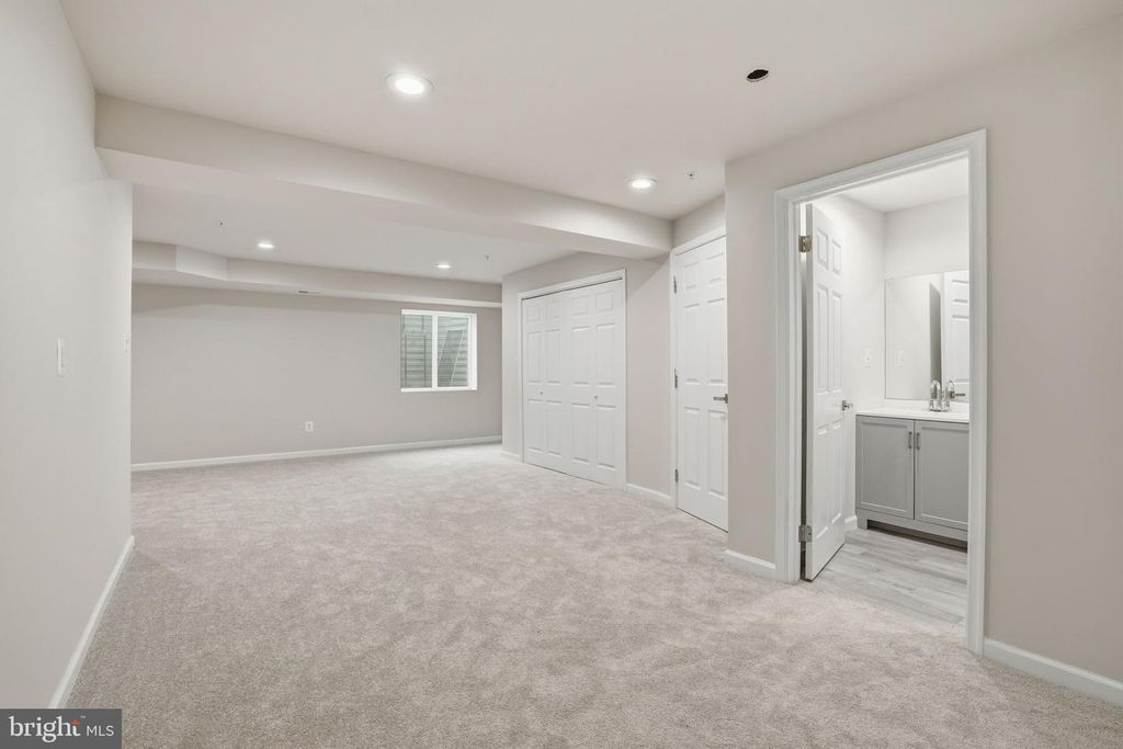 Image 43 of property listing at 213 PICKETT ST, Taneytown, MD 21787