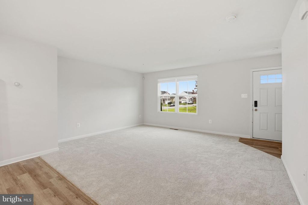 Image 9 of property listing at 213 PICKETT ST, Taneytown, MD 21787