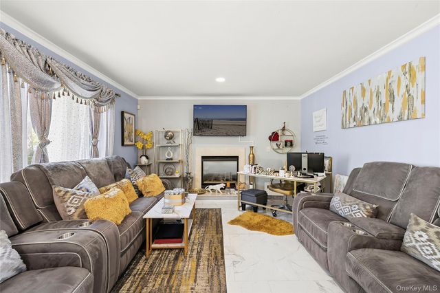 16 Winterberry Drive, Middle Island, NY 11953
