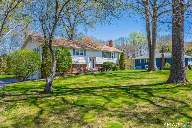 14 Abbey Lane, Shelton, CT 06484