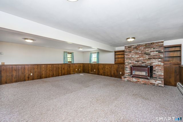 14 Abbey Lane, Shelton, CT 06484