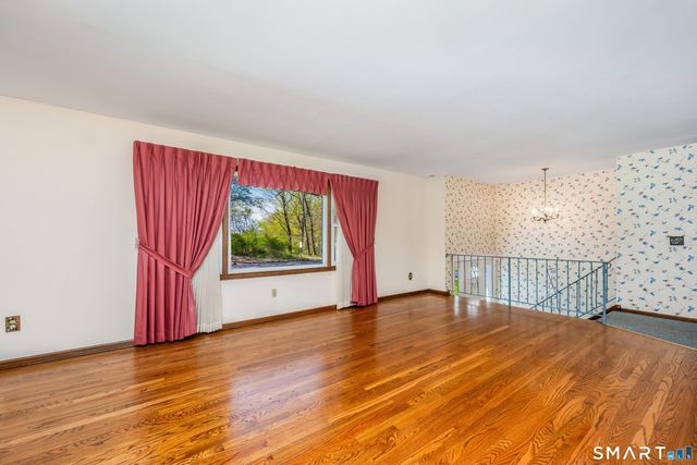 14 Abbey Lane, Shelton, CT 06484