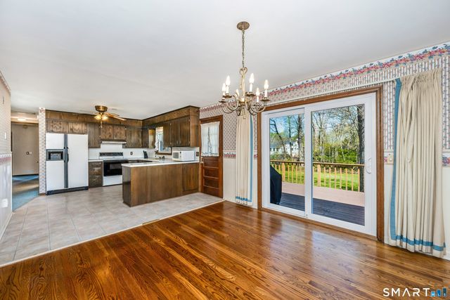 14 Abbey Lane, Shelton, CT 06484