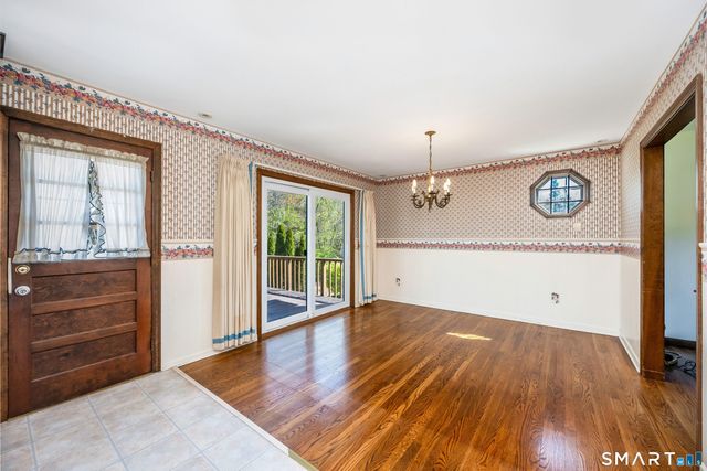 14 Abbey Lane, Shelton, CT 06484