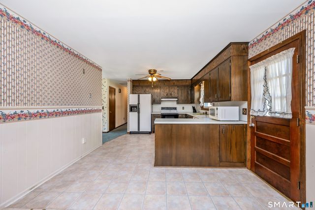 14 Abbey Lane, Shelton, CT 06484