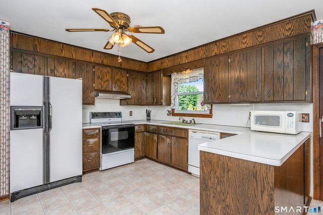 14 Abbey Lane, Shelton, CT 06484