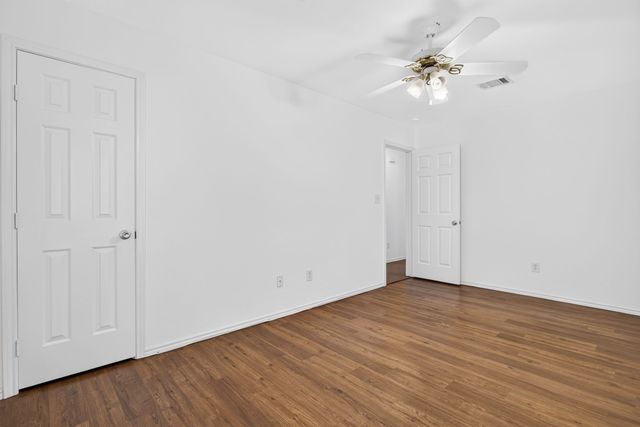 6123 Welden Court, Fort Worth, TX 76132