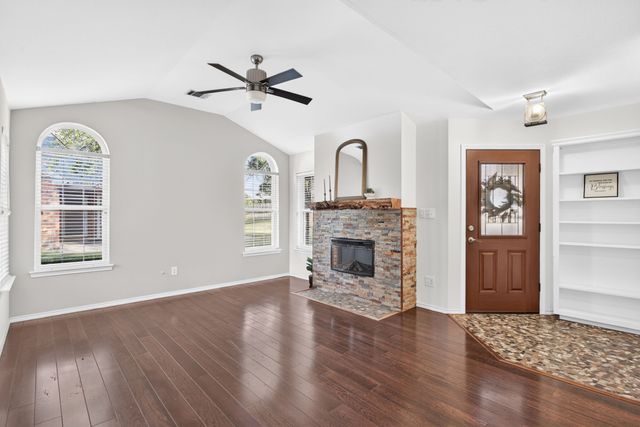6123 Welden Court, Fort Worth, TX 76132