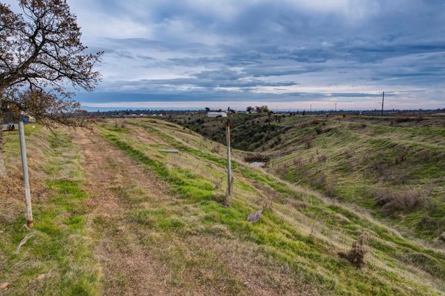 Cloverdale Road, Anderson, CA 96007