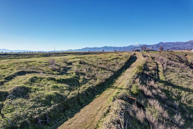 Cloverdale Road, Anderson, CA 96007