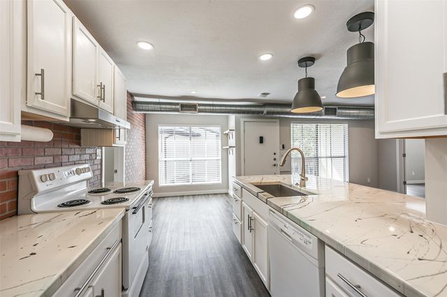 1500 Bay Area Boulevard 294, Houston, TX 77058