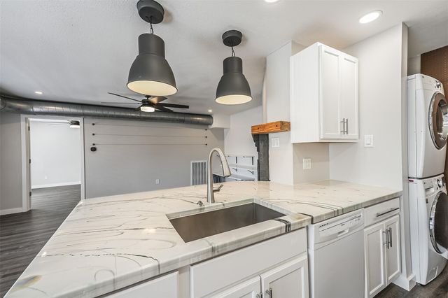 1500 Bay Area Boulevard 294, Houston, TX 77058