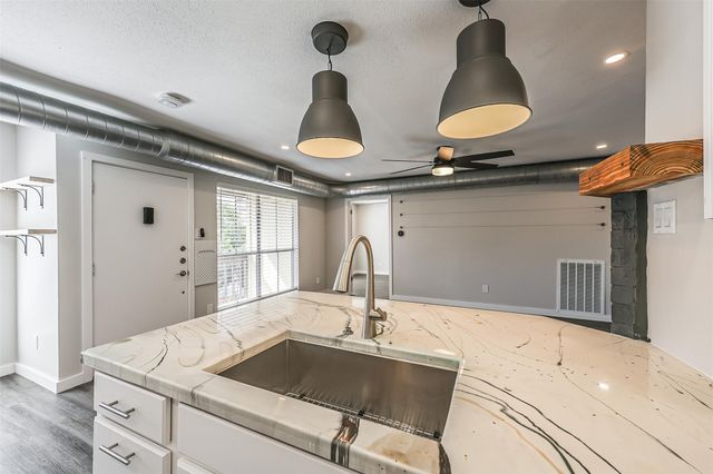 1500 Bay Area Boulevard 294, Houston, TX 77058