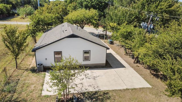 1703 Daniel Drive, Arlington, TX 76010