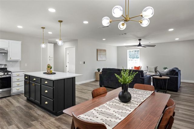 1703 Daniel Drive, Arlington, TX 76010