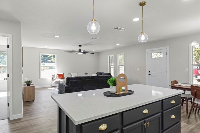 1703 Daniel Drive, Arlington, TX 76010