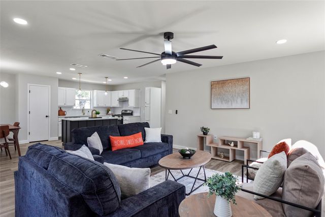 1703 Daniel Drive, Arlington, TX 76010