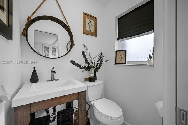 450 SE 7th St 210, Dania Beach, FL 33004