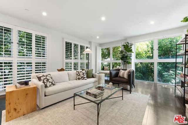 1927 Glendon Avenue 202, Los Angeles, CA 90025