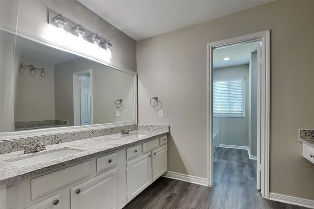 2330 Wren Meadow Road, Richmond, TX 77406