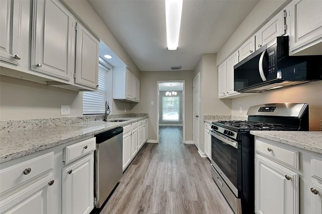 2330 Wren Meadow Road, Richmond, TX 77406