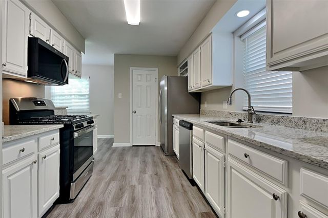 2330 Wren Meadow Road, Richmond, TX 77406