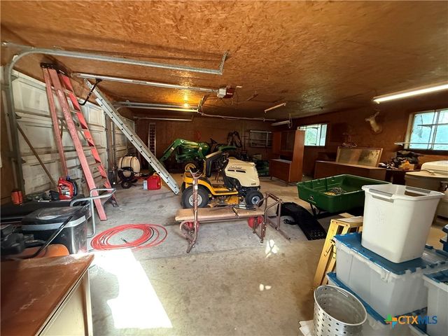 5916 Fm 1090, Port Lavaca, TX 77979