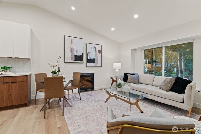 2709 229th Place NE, Sammamish, WA 98074