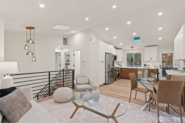 2709 229th Place NE, Sammamish, WA 98074