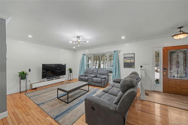 45 Seminole Drive, Warwick, NY 10990