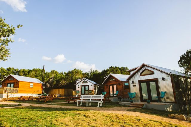 806 Bell Springs RD, Dripping Springs, TX 78620