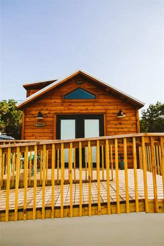 806 Bell Springs RD, Dripping Springs, TX 78620