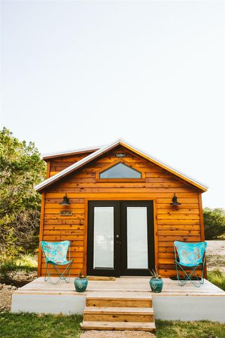 806 Bell Springs RD, Dripping Springs, TX 78620