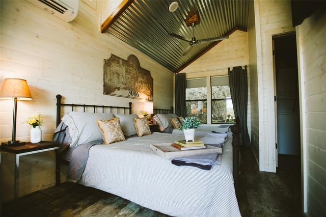 806 Bell Springs RD, Dripping Springs, TX 78620