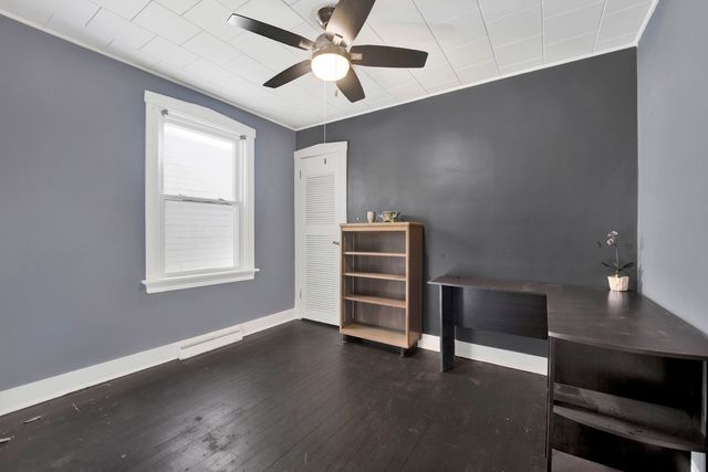 5942 W Thorndale Avenue, Chicago, IL 60646