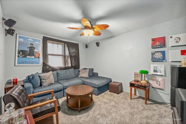 5942 W Thorndale Avenue, Chicago, IL 60646