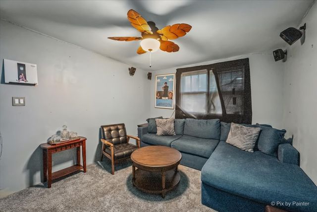 5942 W Thorndale Avenue, Chicago, IL 60646