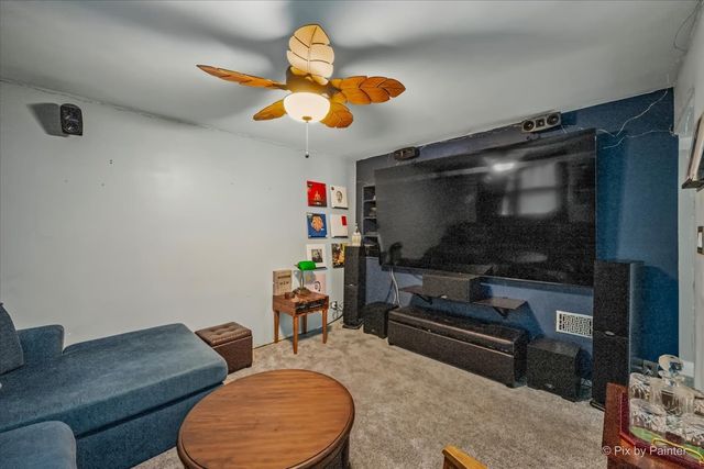 5942 W Thorndale Avenue, Chicago, IL 60646