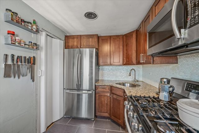 5942 W Thorndale Avenue, Chicago, IL 60646