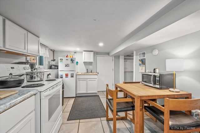 5942 W Thorndale Avenue, Chicago, IL 60646