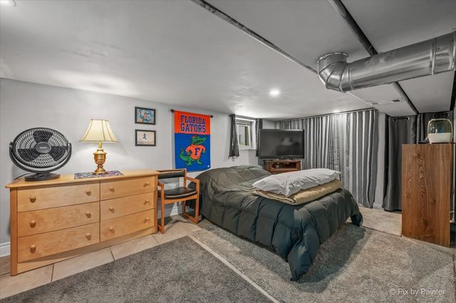 5942 W Thorndale Avenue, Chicago, IL 60646
