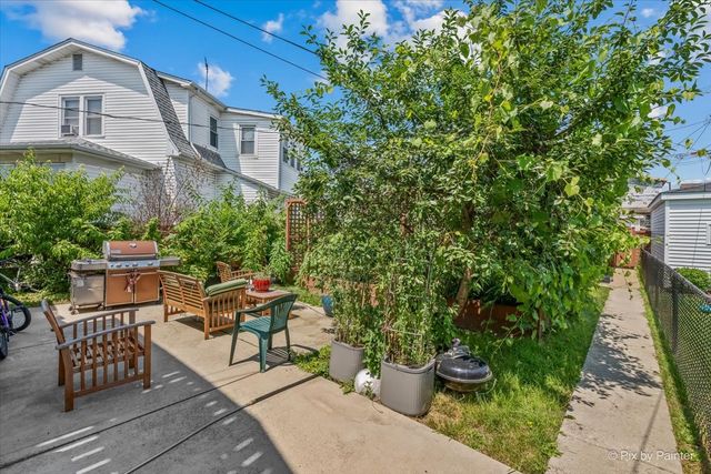 5942 W Thorndale Avenue, Chicago, IL 60646