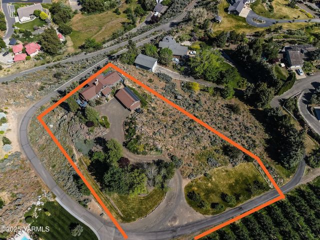 541 Basalt Springs Way, Naches, WA 98937