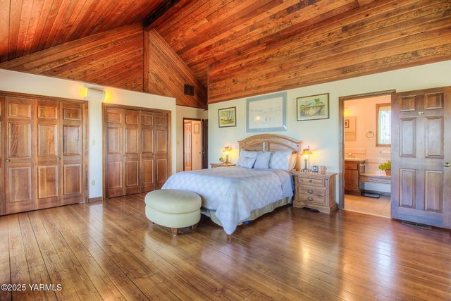 541 Basalt Springs Way, Naches, WA 98937