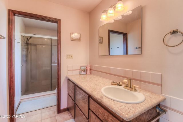 541 Basalt Springs Way, Naches, WA 98937