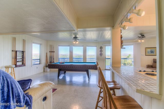 541 Basalt Springs Way, Naches, WA 98937